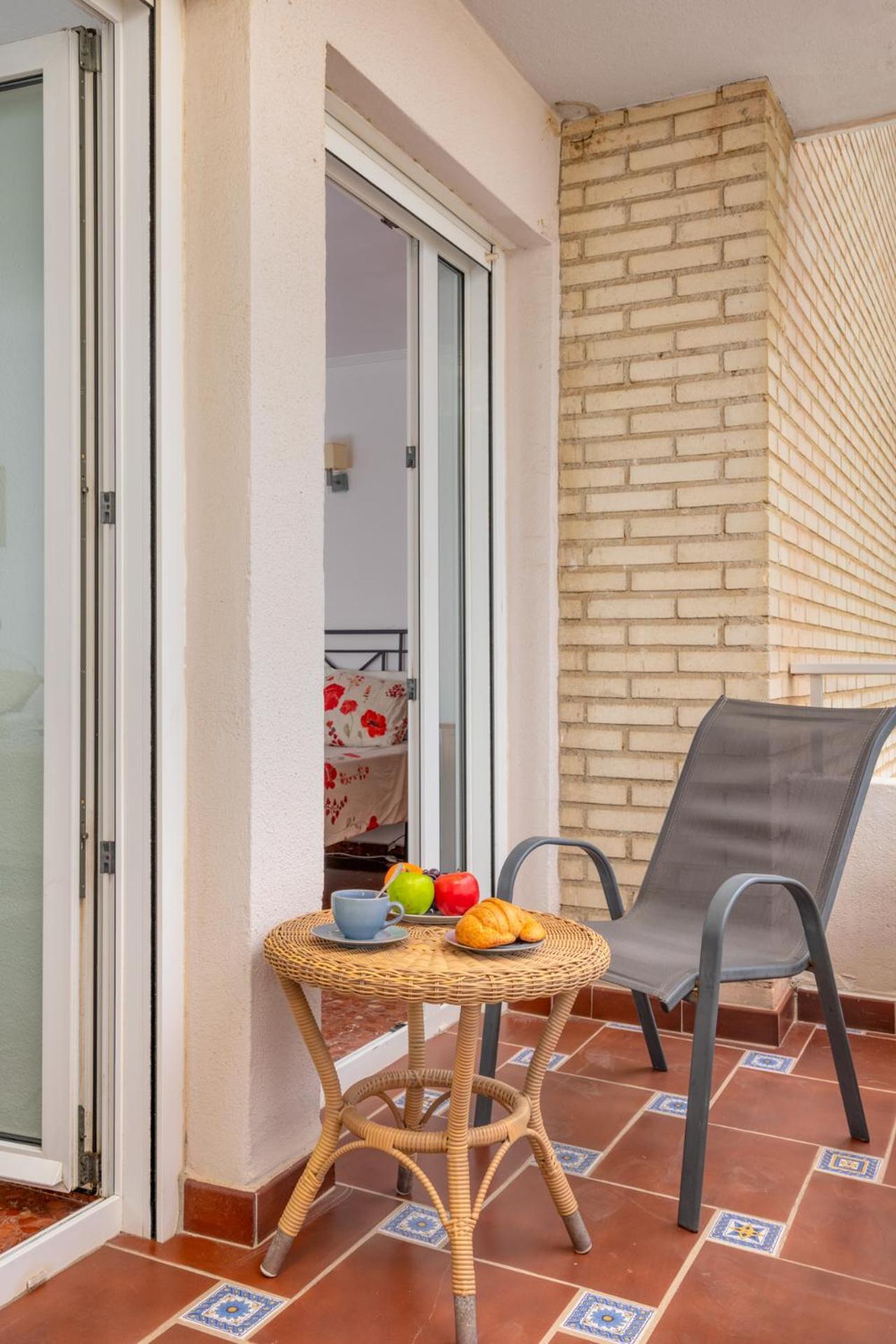 Beachfront, Two Bed- & Bathrooms, Private Parking Fuengirola Exterior foto